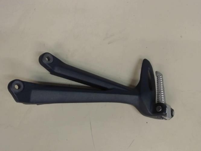 pièce détachée occasion Platine et repose pieds arriere droit TRIUMPH