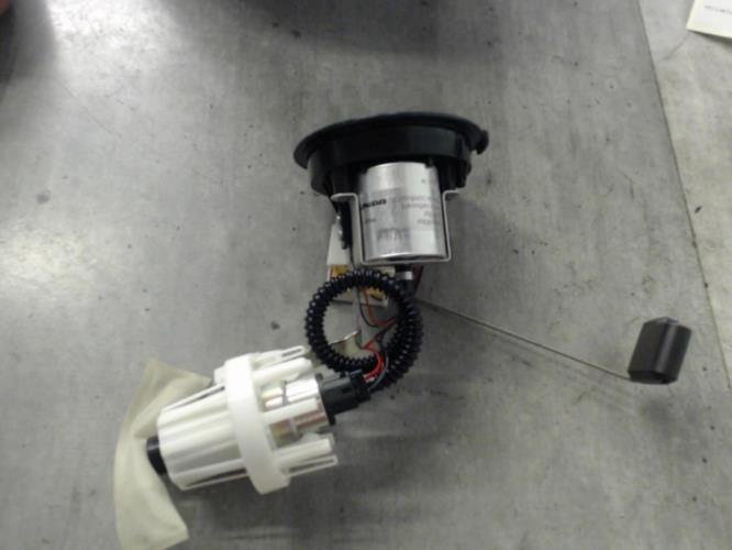 pièce détachée occasion Pompe + jauge à essence BMW
