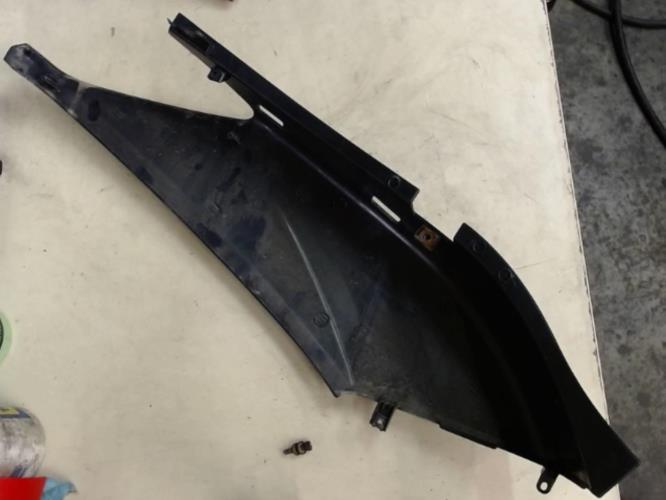 pièce détachée occasion Cache carenage coque arriere gauche YAMAHA