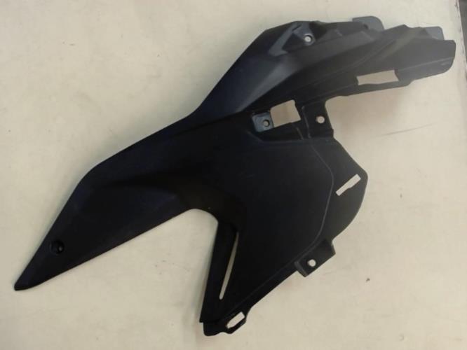 pièce détachée occasion Cache sous selle gauche