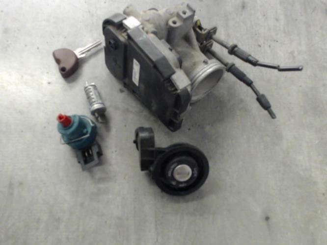 pièce détachée occasion Kit serrure PIAGGIO