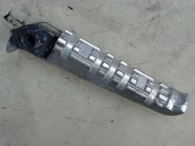 pièce détachée occasion Platine et repose pieds arriere droit YAMAHA