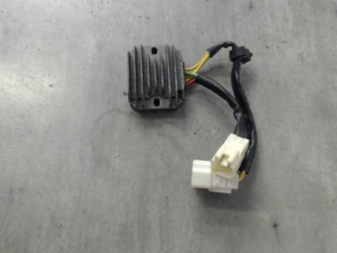 Illustration de Regulateur charge batterie PIAGGIO