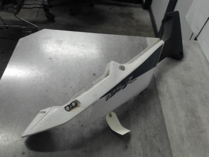 pièce détachée occasion Cache carenage coque arriere droit