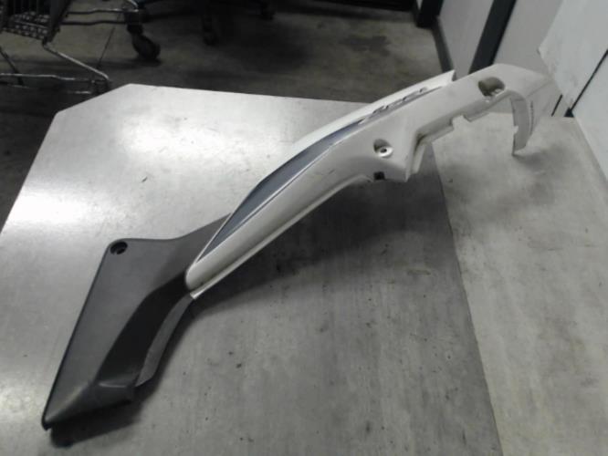 pièce détachée occasion Cache carenage coque arriere droit HONDA