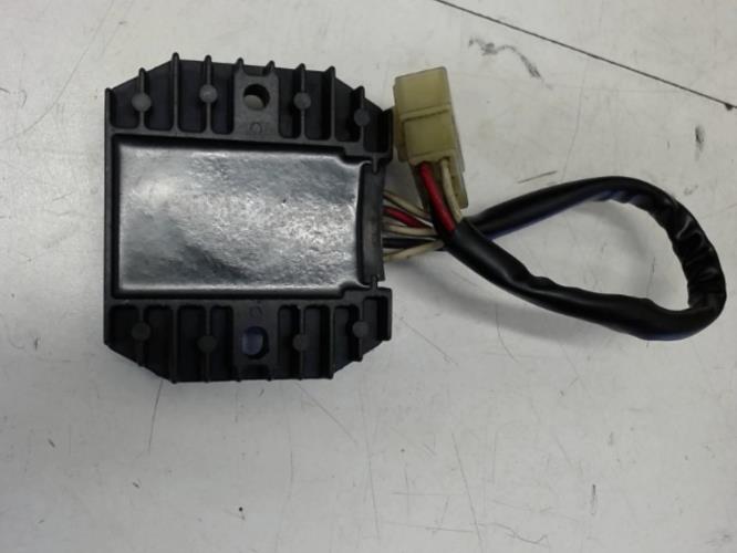 pièce détachée occasion Regulateur charge batterie