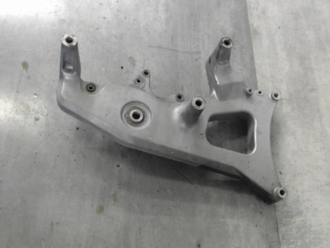 pièce détachée occasion Bras support pot echappement