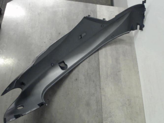 pièce détachée occasion Cache carenage coque arriere droit