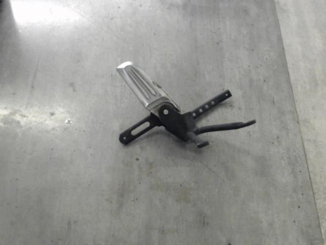 pièce détachée occasion Platine et repose pieds arriere gauche