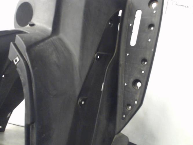 pièce détachée occasion Cache carenage centrale marche pieds plancher