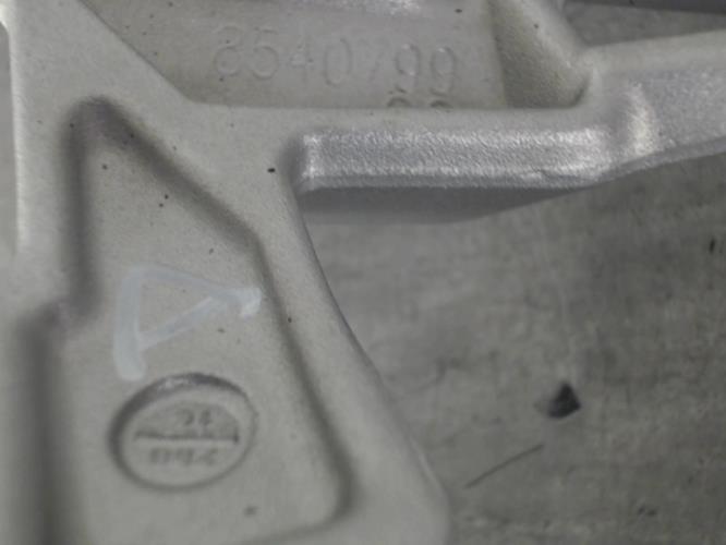 pièce détachée occasion Platine et repose pieds arriere droit BMW