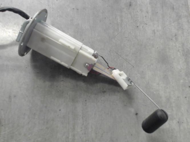 pièce détachée occasion Pompe + jauge à essence KAWASAKI