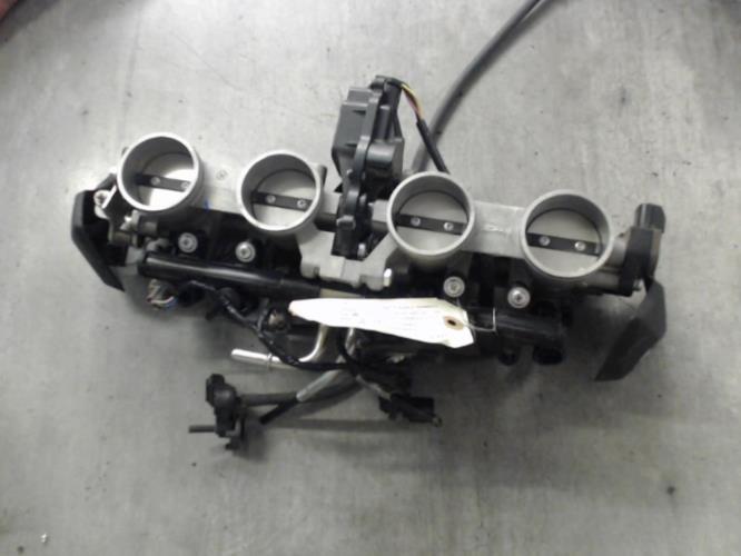 pièce détachée occasion Rampe d'injection KAWASAKI