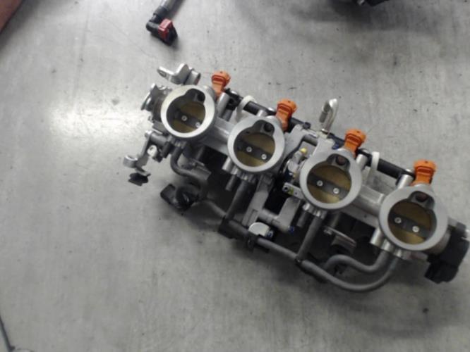 pièce détachée occasion Rampe d'injection KAWASAKI