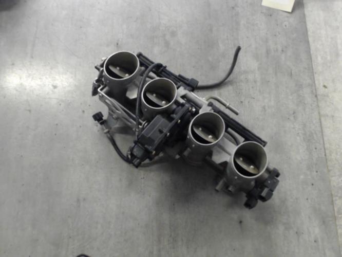 pièce détachée occasion Rampe d'injection KAWASAKI