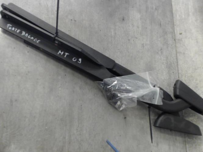 pièce détachée occasion Support top case YAMAHA