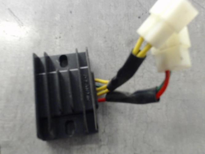 pièce détachée occasion Regulateur charge batterie