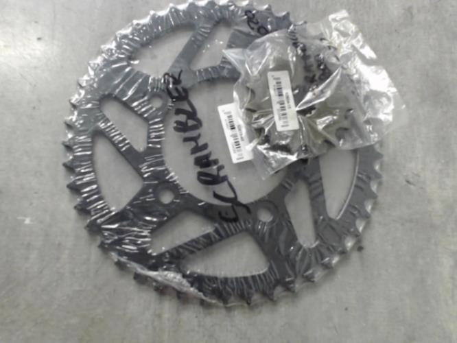 pièce détachée occasion Couronne + Pignon DUCATI