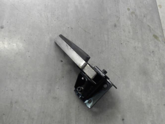 pièce détachée occasion Platine et repose pieds arriere droit PEUGEOT