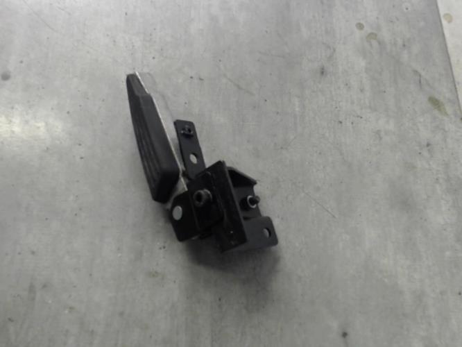 pièce détachée occasion Platine et repose pieds arriere droit