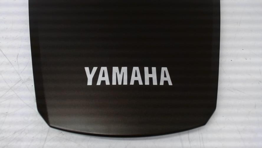Illustration de Cache carenage centrale arriere YAMAHA