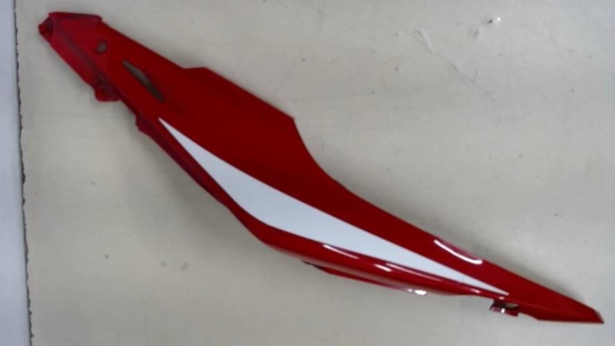 pièce détachée occasion Cache carenage coque arriere droit HONDA