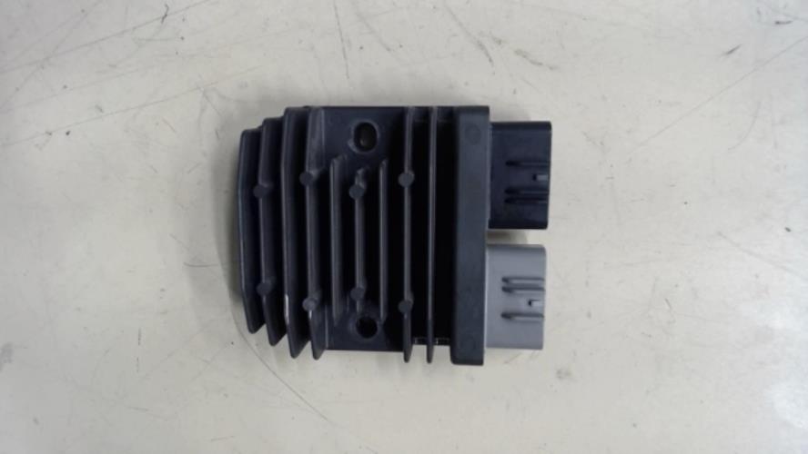 pièce détachée occasion Regulateur charge batterie