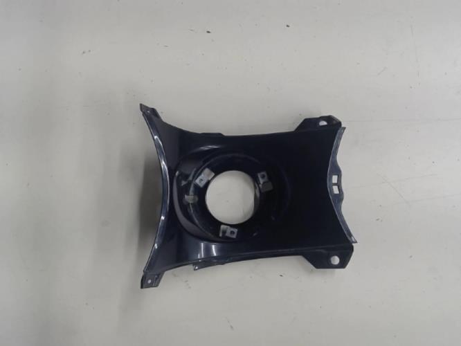 pièce détachée occasion Cache carenage centrale marche pieds plancher PIAGGIO