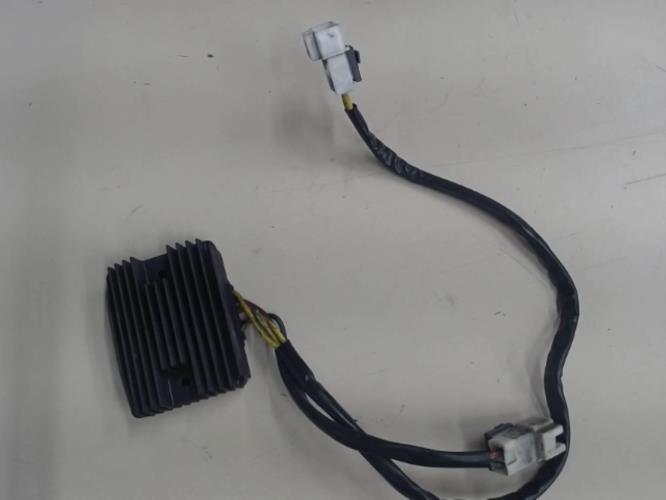 pièce détachée occasion Regulateur charge batterie PIAGGIO