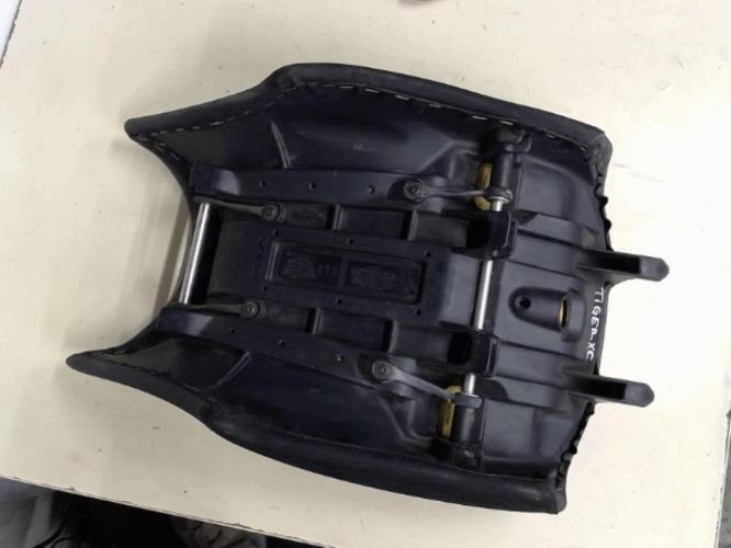 pièce détachée occasion Selle TRIUMPH