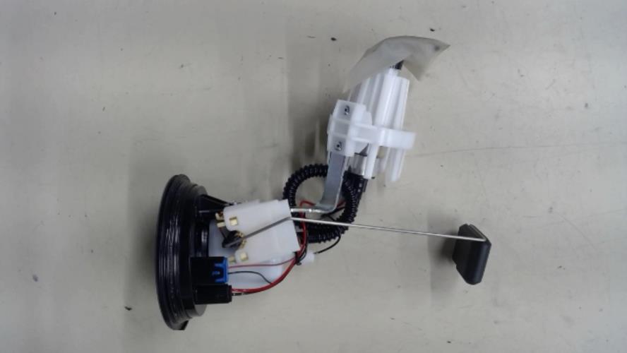 pièce détachée occasion Pompe + jauge à essence BMW