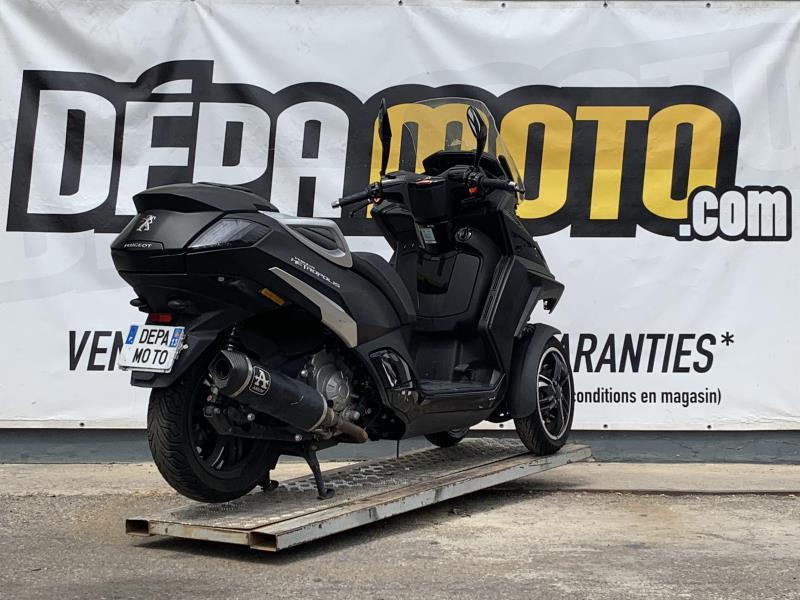 moto accidentée PEUGEOT 400 METROPOLIS