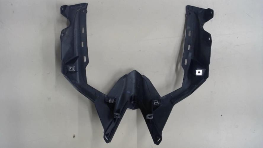 Illustration de Cache carenage coque arriere YAMAHA