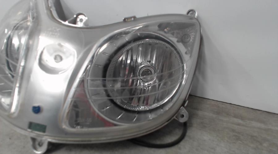 pièce détachée occasion Optique (feux)(phare) YAMAHA