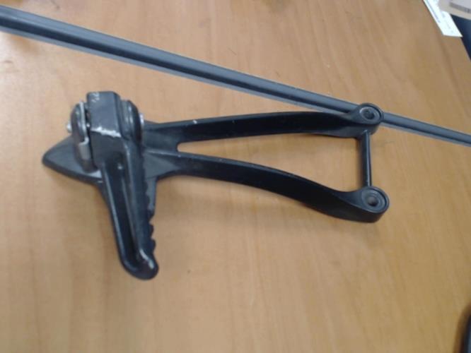 pièce détachée occasion Platine et repose pieds arriere gauche KAWASAKI