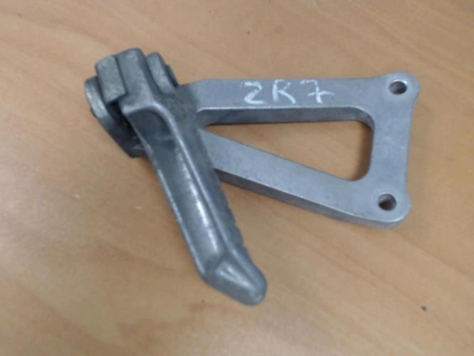 pièce détachée occasion Platine et repose pieds arriere gauche KAWASAKI