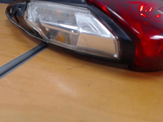 pièce détachée occasion Bloc feu + clignotants PIAGGIO