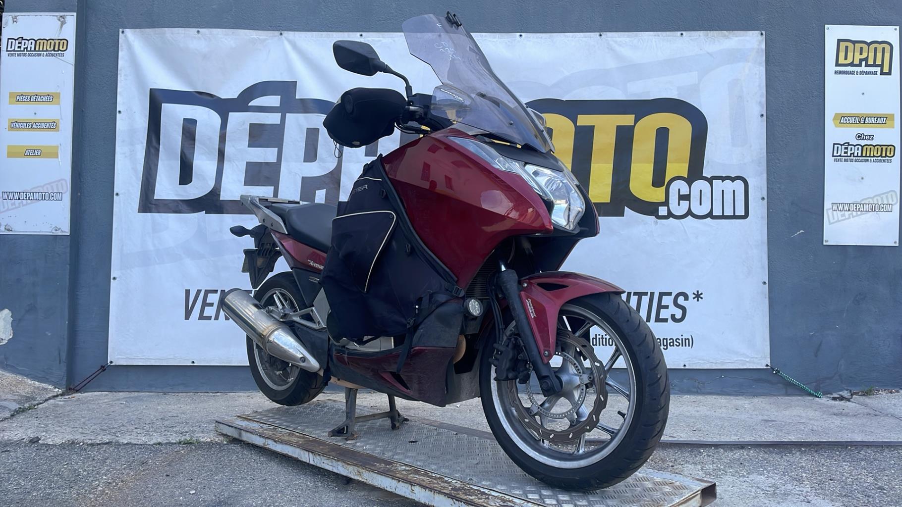 Illustration de HONDA700 INTEGRA