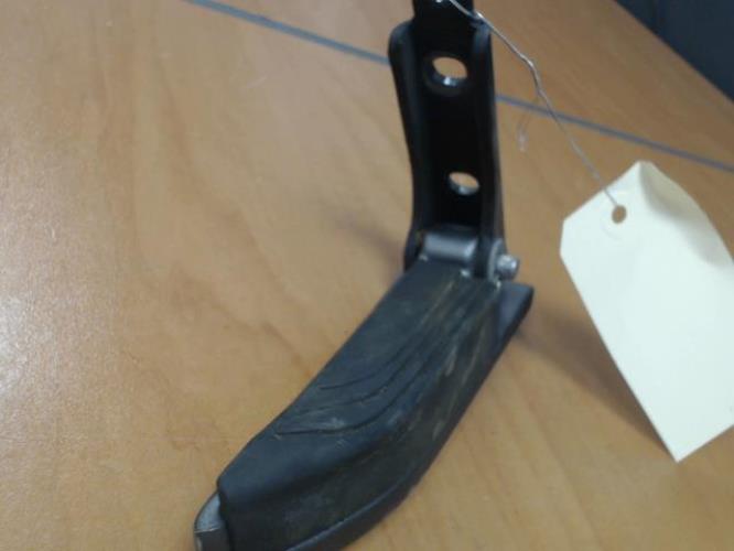 pièce détachée occasion Platine et repose pieds arriere droit