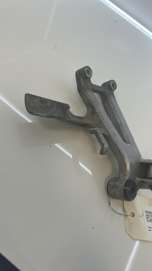 pièce détachée occasion Platine et repose pieds arriere droit