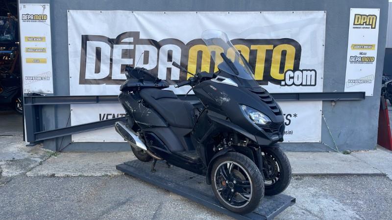 moto accidentée PEUGEOT400 METROPOLIS SW