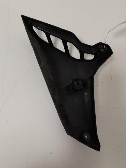 pièce détachée occasion cache carenage face avant droit YAMAHA