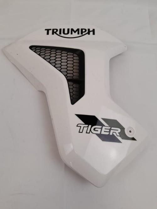 pièce détachée occasion Cache lateral gauche TRIUMPH