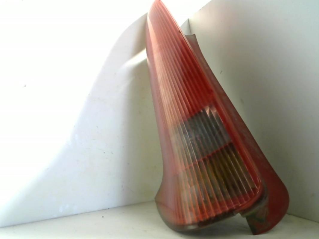 Fanale posteriore principale sinistro (luci) PEUGEOT 206 PHASE 1 BREAK Diésel - 1