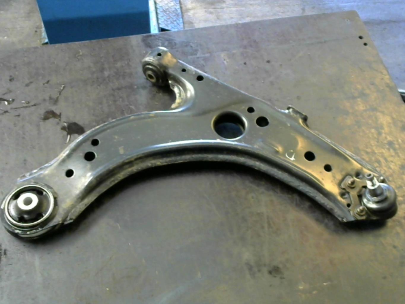 Triangolo anteriore destro VOLKSWAGEN NEW BEETLE 1 PHASE 1 Gasolina - 1
