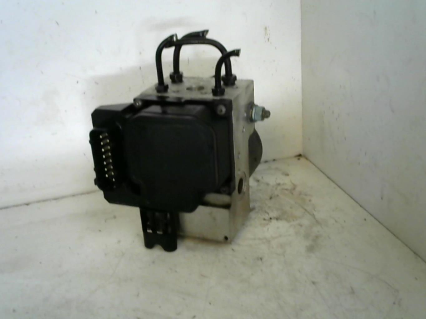 Blocco ABS (antibloccaggio freni) AUDI A6 2 AVANT PHASE 1 BREAK Gasolina - 1