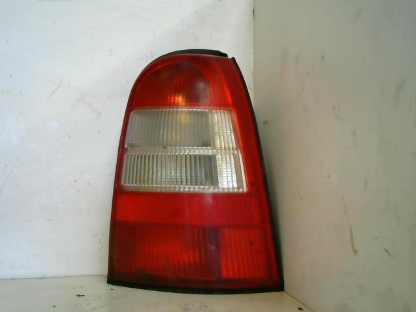 Fanale posteriore principale destro (luci) OPEL VECTRA B PHASE 1 BREAK Diésel - 1