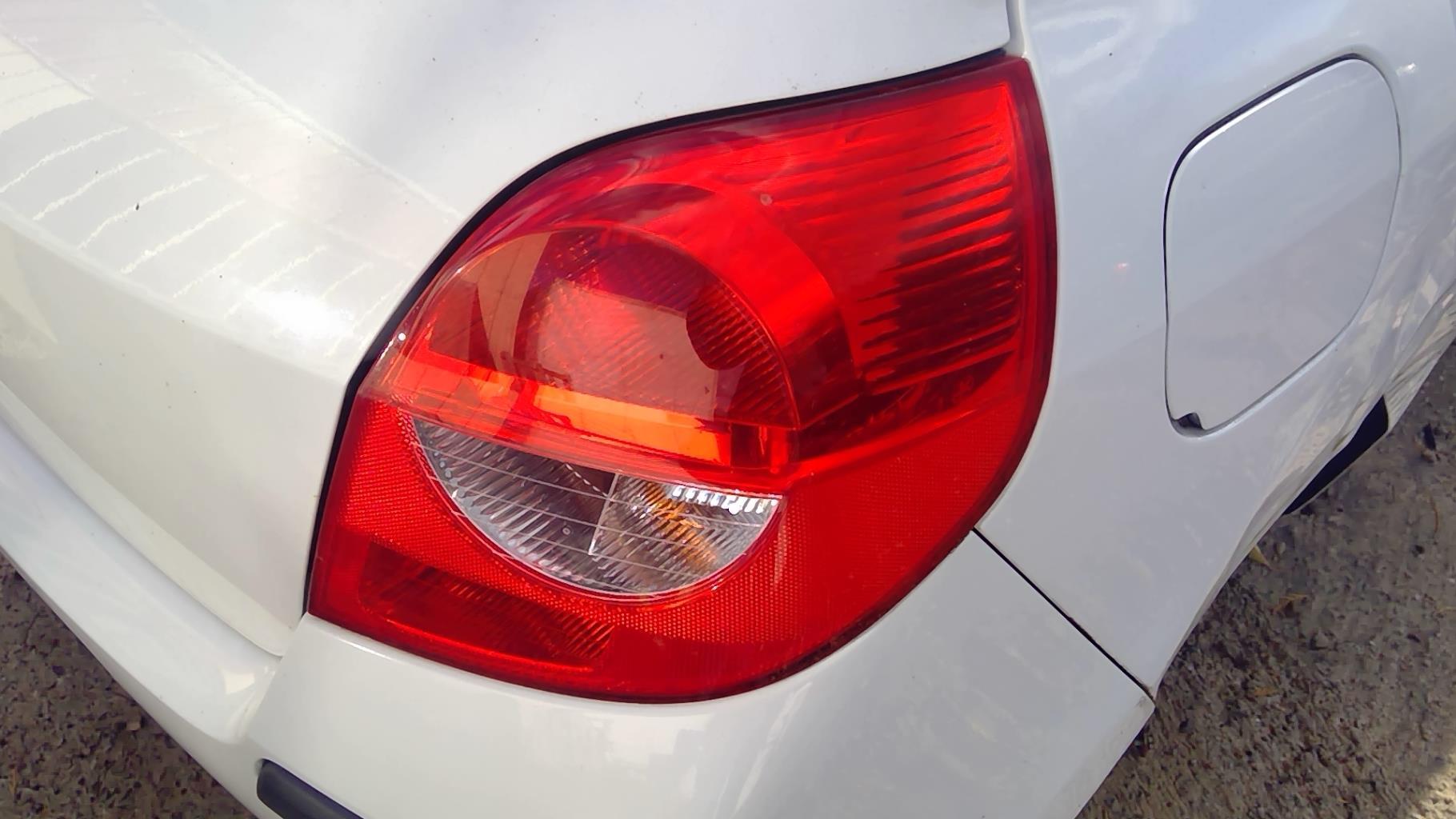 Fanale posteriore principale destro (luci) RENAULT CLIO 3 PHASE 2 Diésel - 1