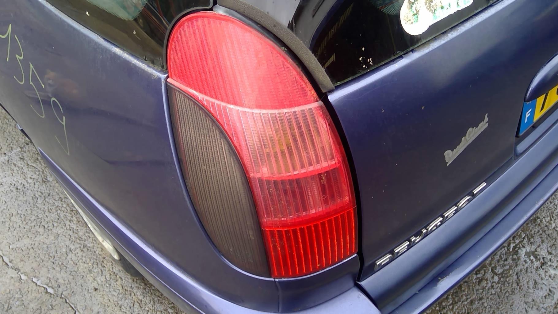 Fanale posteriore principale sinistro (luci) PEUGEOT 306 BREAK Diésel - 1