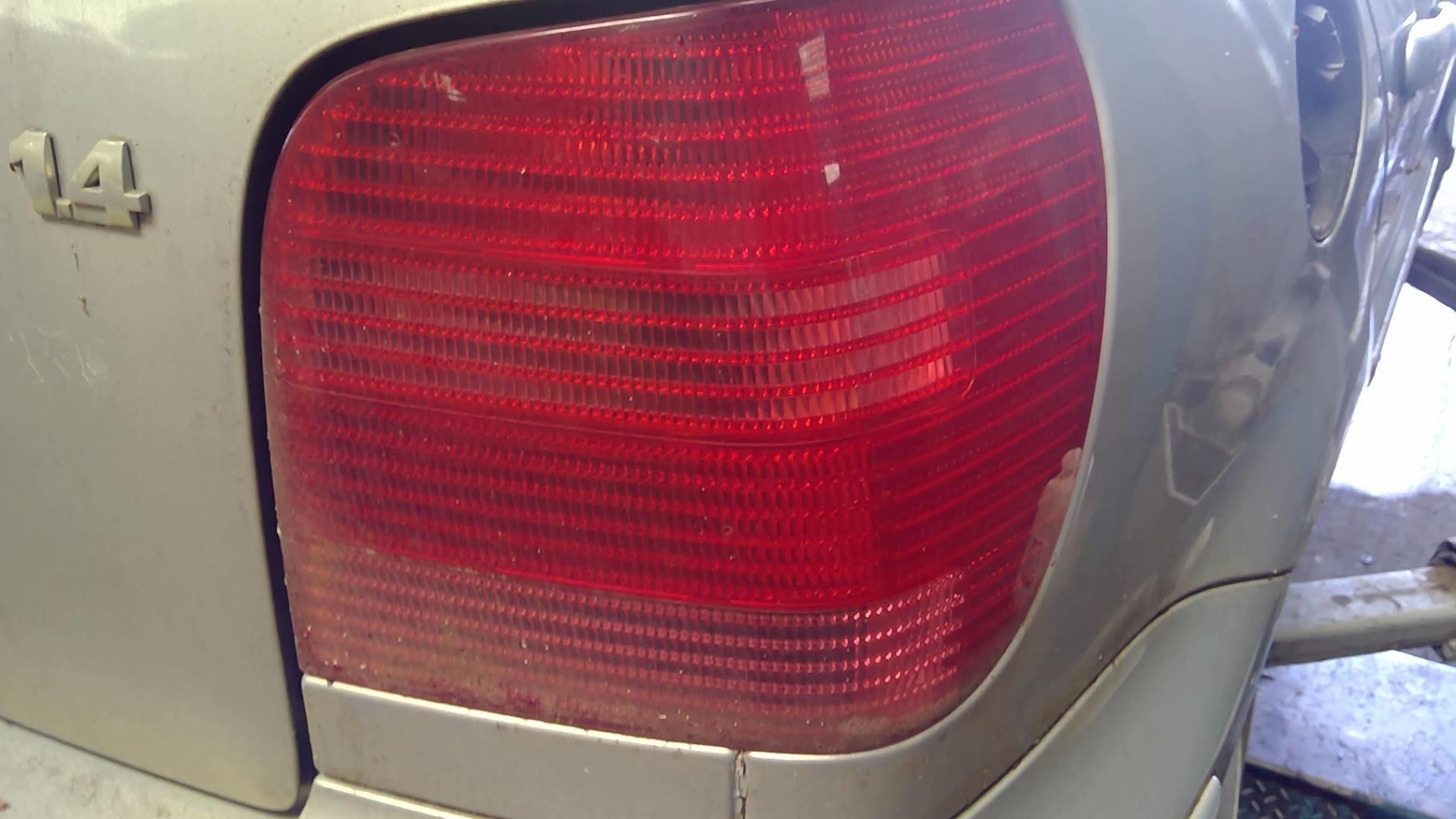 Fanale posteriore principale destro (luci) VOLKSWAGEN POLO 3 PHASE 2 Gasolina - 1